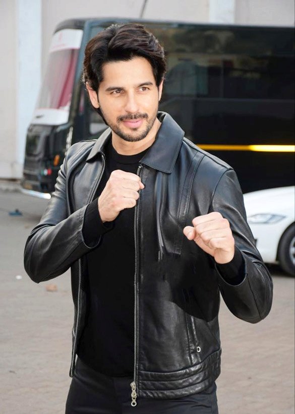 Sidharth Malhotra photo